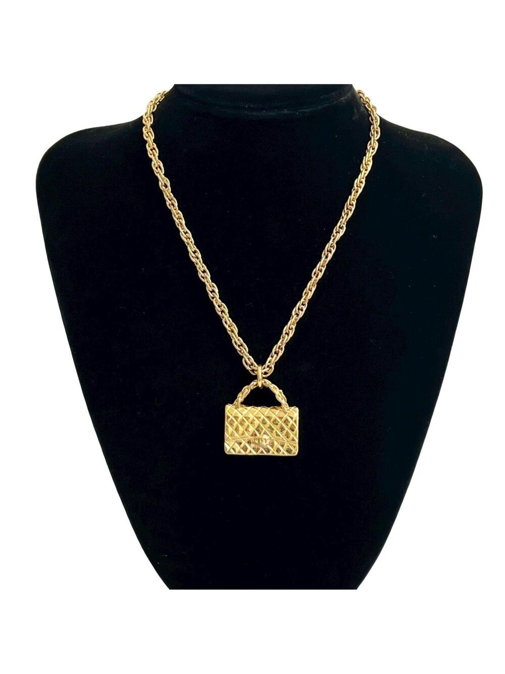 Chanel Matelasse Bag Motif Pendant #209914C17B